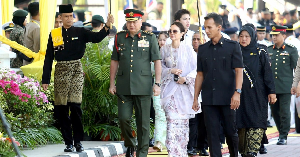 Sultan Nazrin reminds M'sians of bitter colonial past, calls for unity