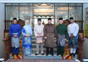 Sultan Sharafuddin grants audience to Dr Zaliha, Amir Hamzah