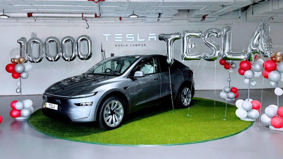 Tesla Meraikan Penghantaran Kenderaan Ke 10,000 Di Malaysia