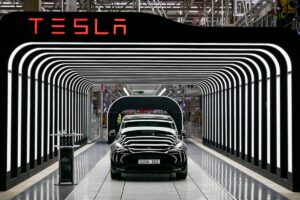 Tesla approved to test autonomous robotaxis in Arizona with safety monitors