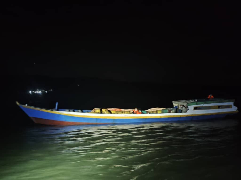 Three men detained in Tawau for smuggling gas cylinders