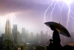Thunderstorm warning issued for nine states as well as KL