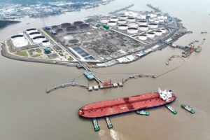 Top shipping players want overhaul of UN ship fuel emissions deal