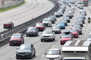 Traffic on major highways slow as motorists head home Sept 21 night