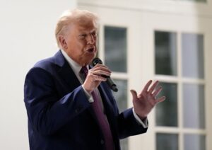 Trump mahu senarai hitam negara tahan rakyat AS