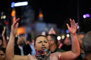 Turkey's main opposition calls for rallies after police barricade Istanbul office