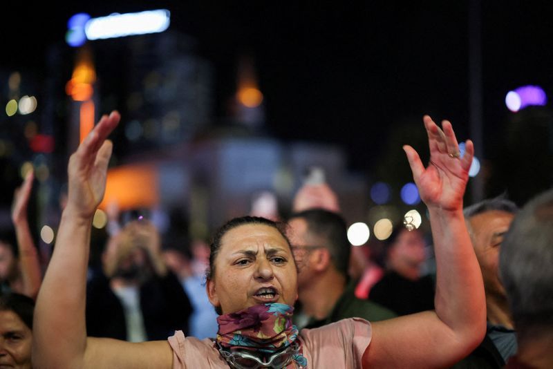 Turkey's main opposition calls for rallies after police barricade Istanbul office
