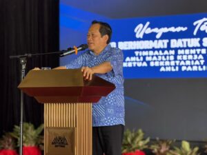 UMNO tadbir Sabah lebih 3 dekad, GRS baru 3 tahun dah dabik dada – Ahmad Maslan