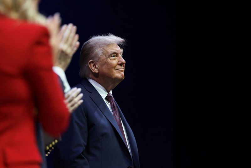 US Supreme Court backs Trump on aggressive immigration raids