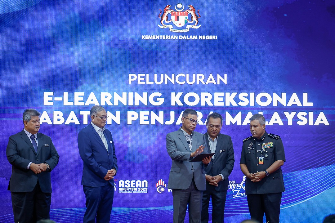 Urusan naturalisasi pemain bola sepak ikut Perlembagaan