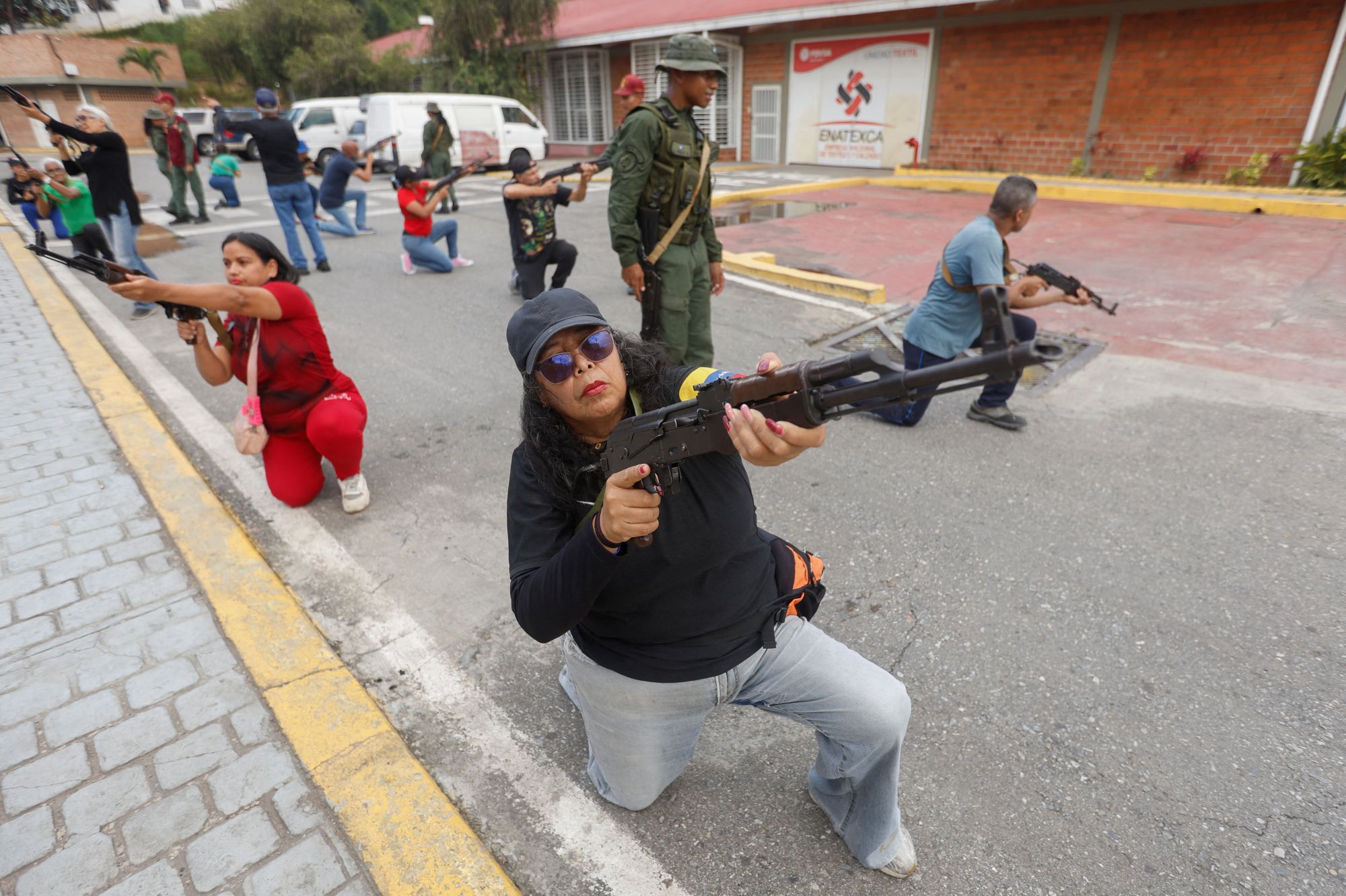 Venezuela latih orang awam hadapi ancaman AS