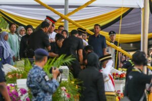 Wanita cuba dekati Sultan Nazrin dirujuk ke Hospital Bahagia