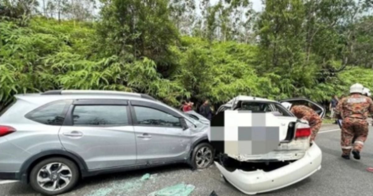 Woman killed, seven injured in Mersing crash