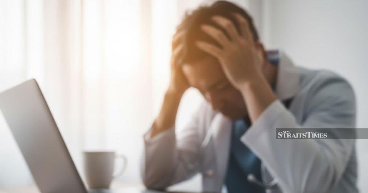 'Half of junior doctors face burnout'