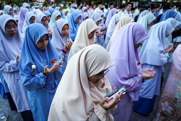 413,372 calon SPM 2025 duduki peperiksaan bermula Isnin