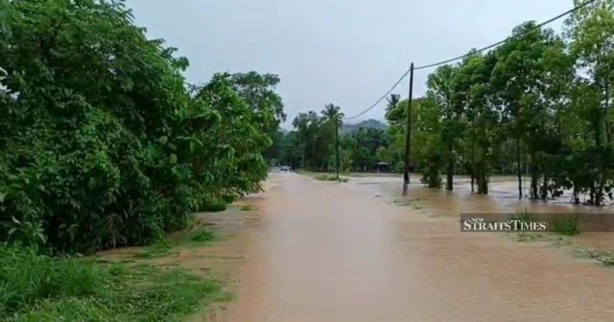 7 rivers in Kedah overflow, floods hit multiple districts