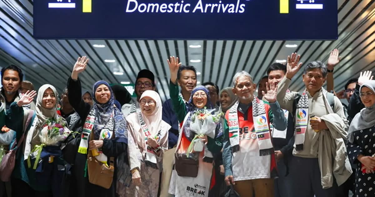 9 more Malaysian activists on Gaza mission return home
