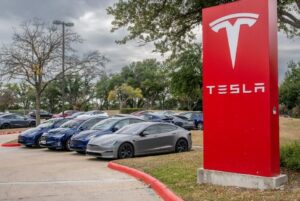 AS siasat sistem pandu sendiri hampir 2.9 juta kenderaan Tesla