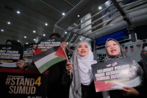 Aktivis GSF selamat tiba di KLIA, air mata tangisi ketibaan