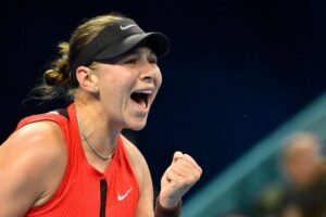 Amanda Anisimova wins China Open title with victory over Linda Noskova