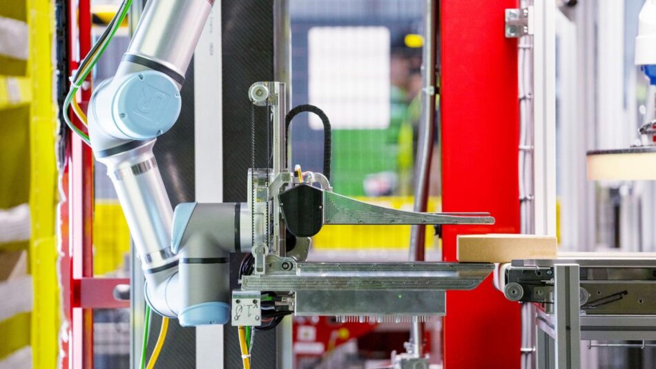 Amazon Dilaporkan Ingin Menggantikan 600,000 Pekerja Manusia Dengan Robot