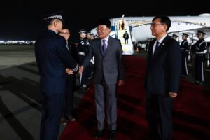 Anwar arrives in Gyeongju for APEC Leaders' Meeting