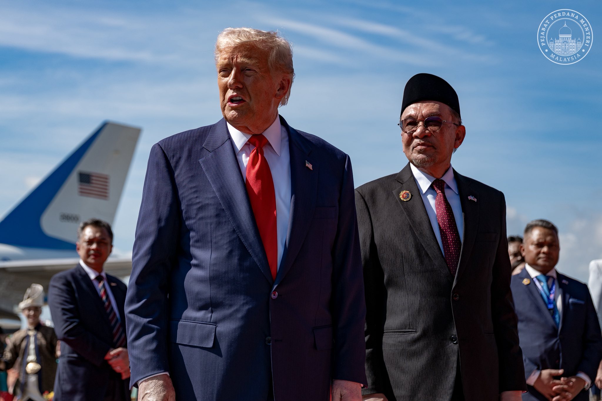 Anwar dedah perbualan dengan Trump dalam kereta