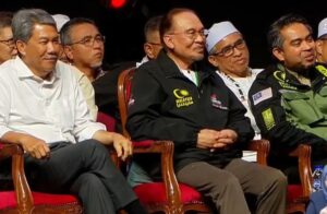 Anwar joins 23 freed GSF volunteers on stage at packed stadium