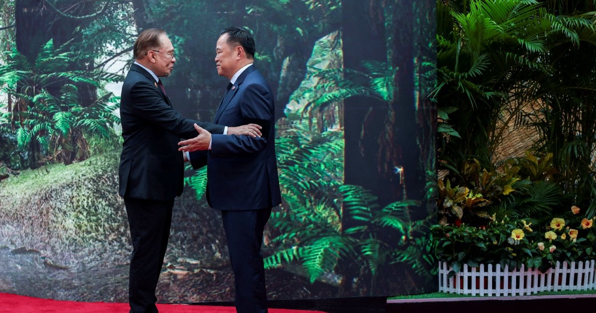 Anwar offers condolences to Thailand over former queen Sirikit's passing