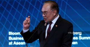 Anwar reaffirms Malaysia's commitment to balanced ties with major powers