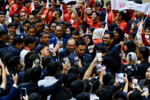 Anwar urges youths to lead anti-corruption drive