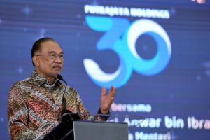 Anwar wants construction of Kota Madani expedited