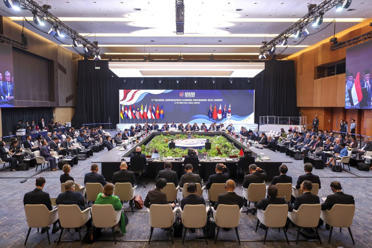 Asean leaders reaffirm commitment to regional, economic advancement under RCEP