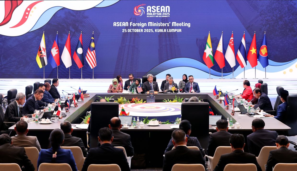 Asean must remain ‘beacon of neutrality and safe harbour’ amid geopolitical conflicts, says Tok Mat