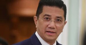Azmin must take lead in resolving Bersatu crisis, say analysts