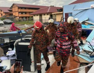 Banting dilanda ribut, sebuah sekolah terjejas