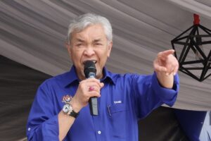 Barisan, Umno commit to no seat clash with Sabah Pakatan
