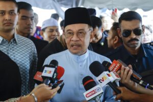 Cabinet proposes smartphone ban for under-16s during discussion regarding rising school violence