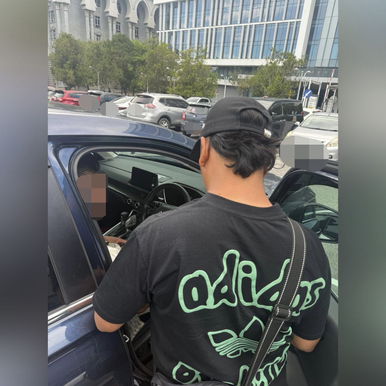 Caj sehingga RM1,500 khidmat Pas Khas, lelaki tempatan dicekup Imigresen