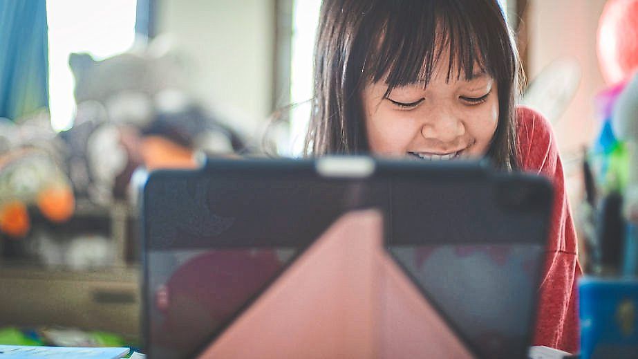 Children online: Play or prey?