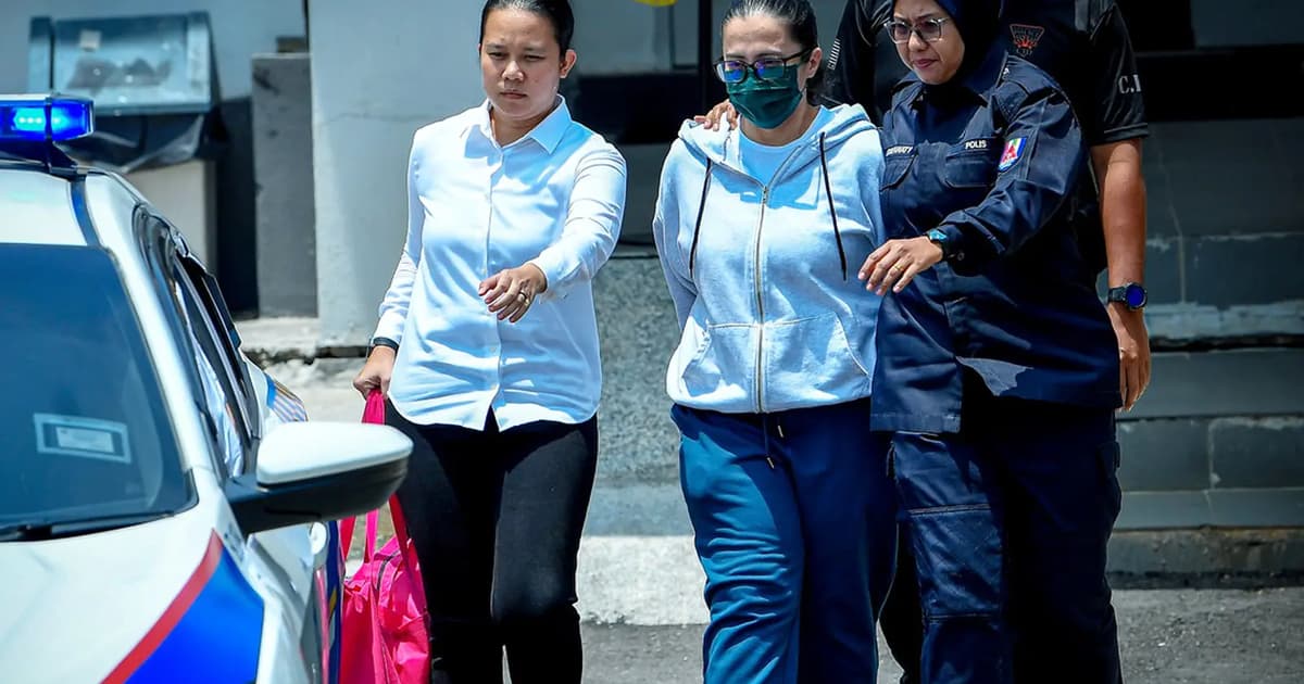 Cop tells of discovery of pistol in black bag