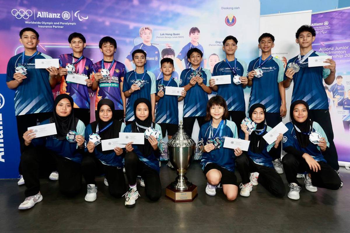 Double celebrations at the Allianz Junior Badminton Championship Qualifying Round 9