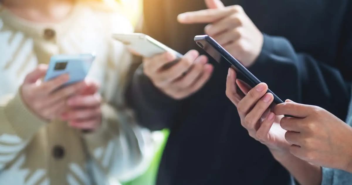 EU member states back minimum age for social media access