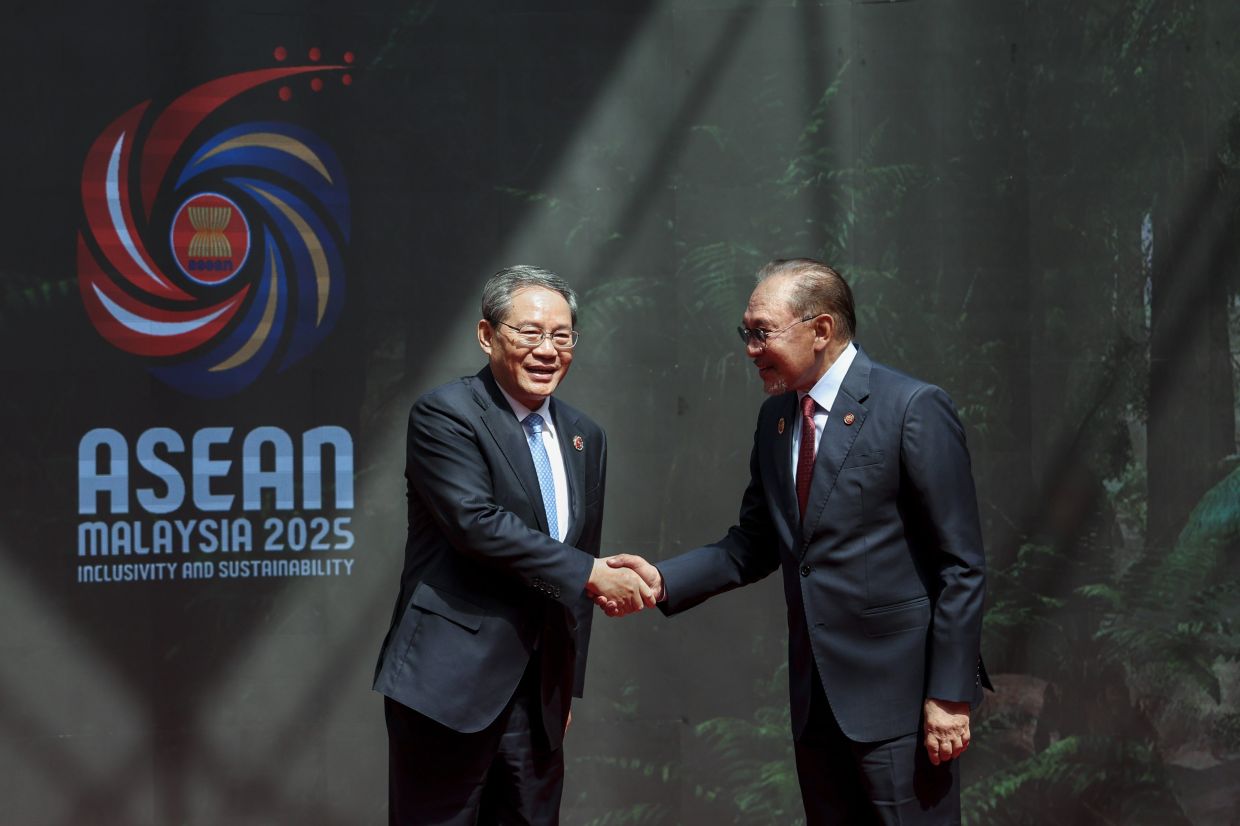 East Asia upholds openness to sustain growth, says China's Premier