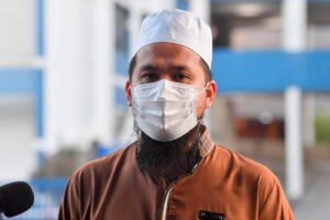 Ebit Lew’s wife testifies phone number registered in her name used by husband, staff