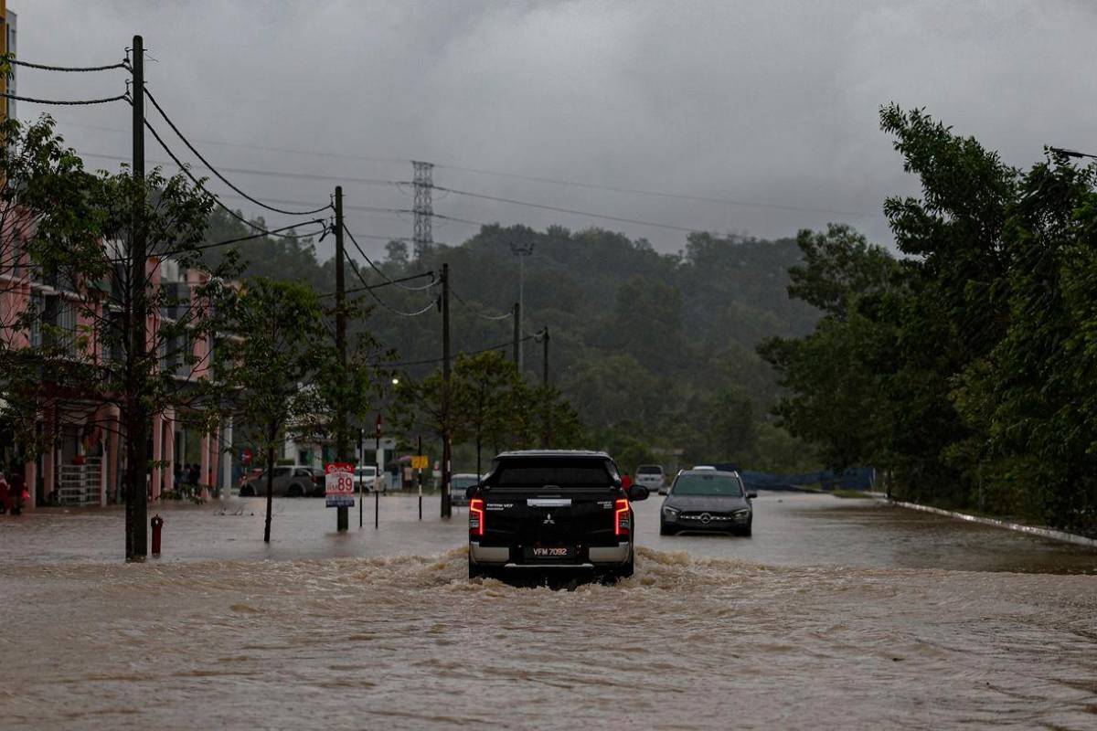 Flash flood hits Kampung Tun Sardon in Penang after heavy rain