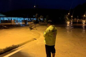 Flash floods in Kulim displace 158, two PPS activated