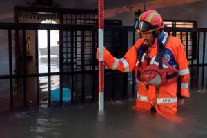 Flood relief centre opens in Pokok Sena sheltering 200 victims