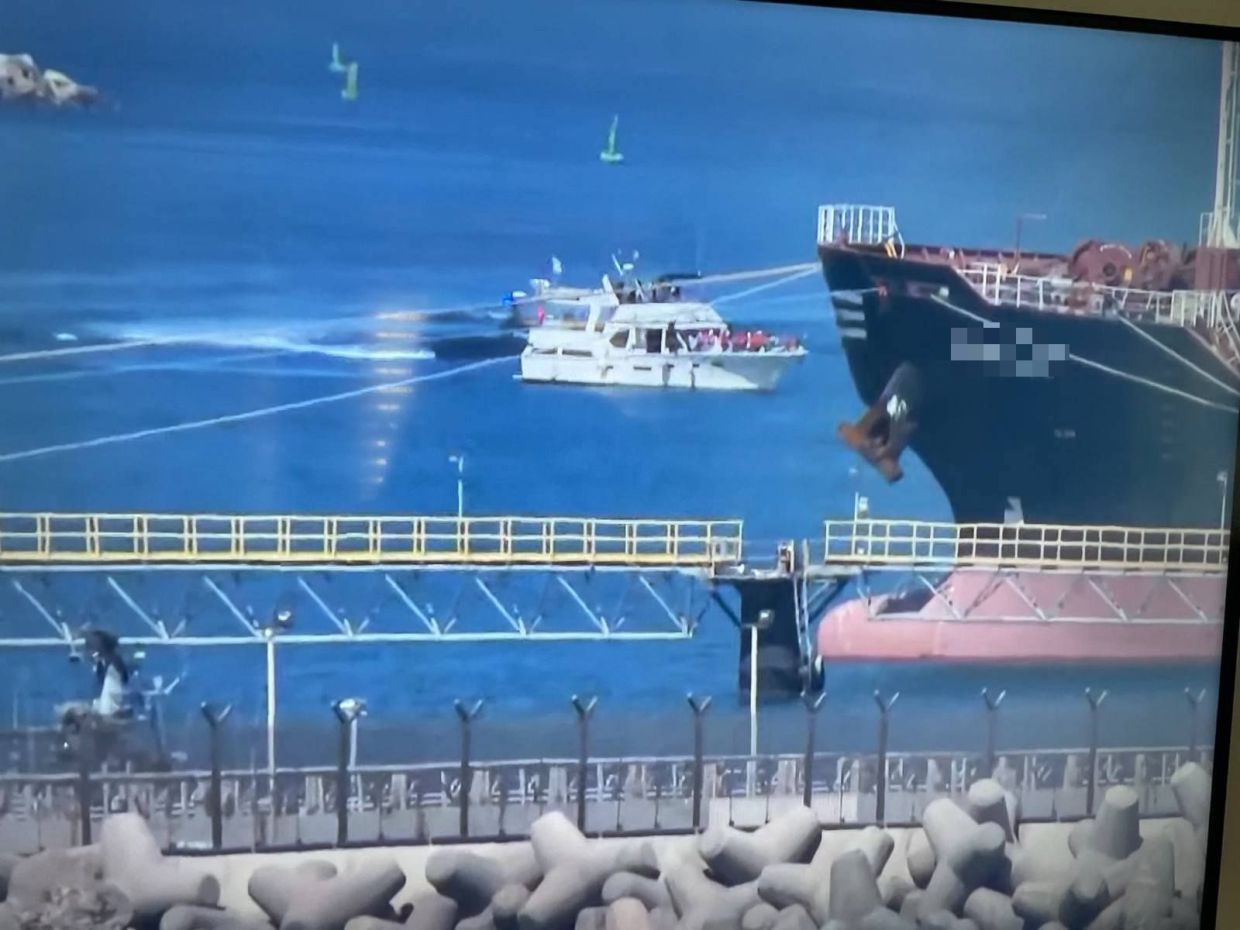 Global Sumud Flotilla: Detained volunteers arriving at port of Ashdod in Israel, says M'sian activist