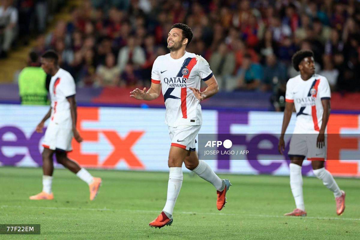 Goncalo Ramos scores late winner as PSG beat Barcelona 2-1